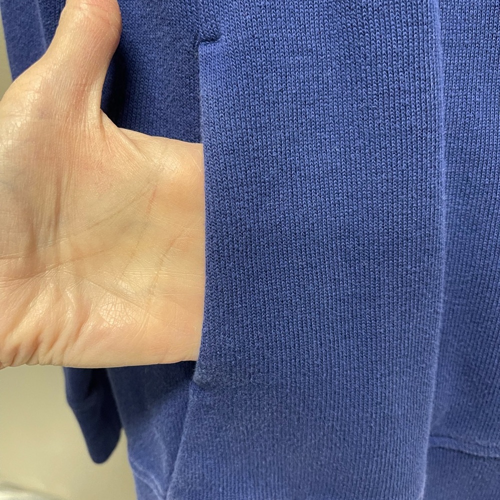 Duluth Trading Co Classic Blue Cotton Top with Pockets - Picture 4 of 4